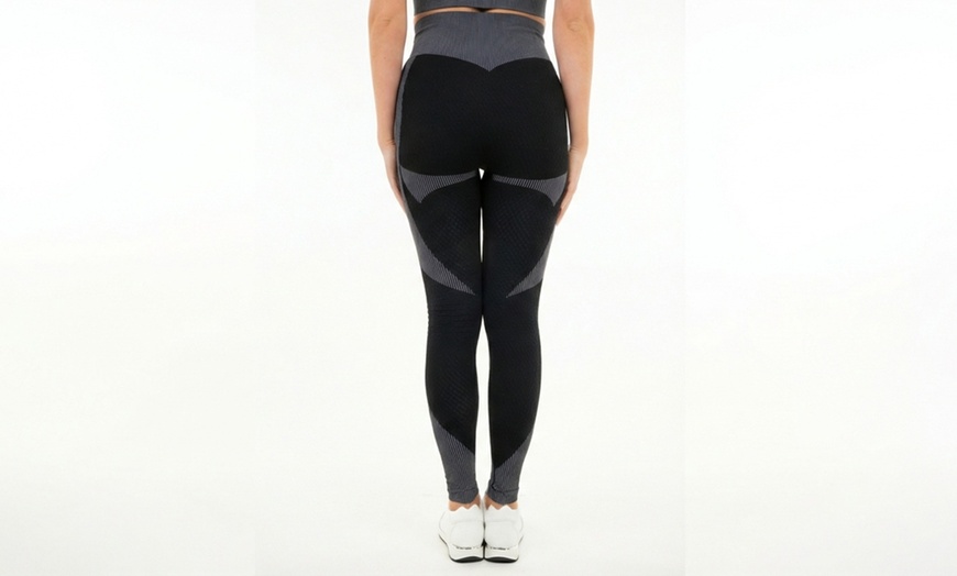 Image 7: Women’s High-Waist Textured Panel Leggings with 4-Way Stretch