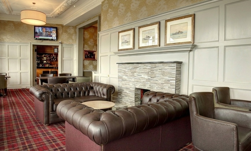 Image 6: Argyll: Double Room with Breakfast, 2 - Course Dinner 