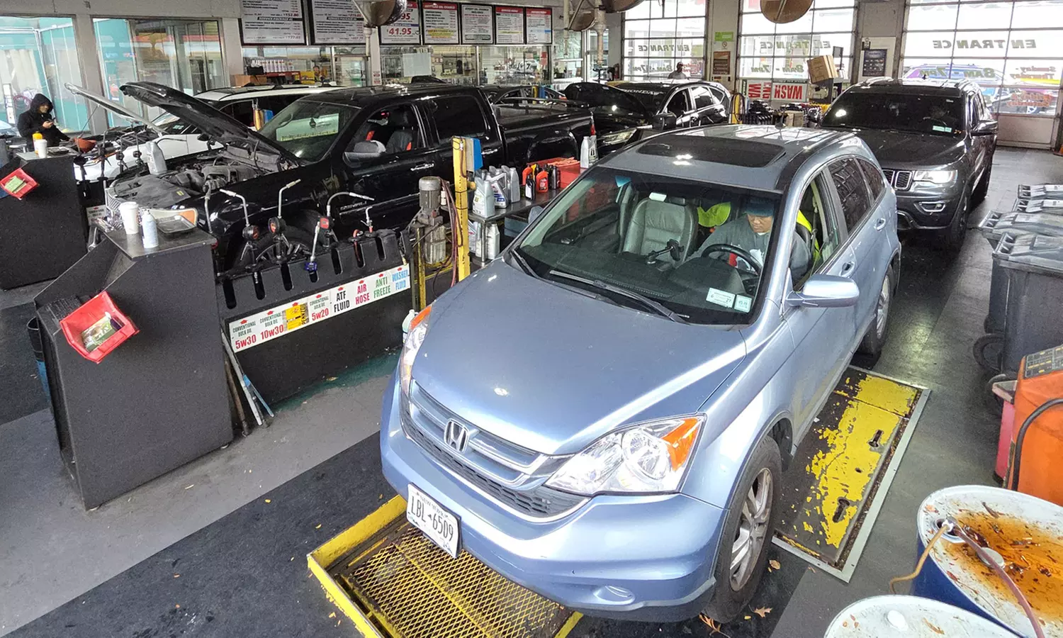 One Synthetic Blend or Full Synthetic Oil Change with Free Car Wash