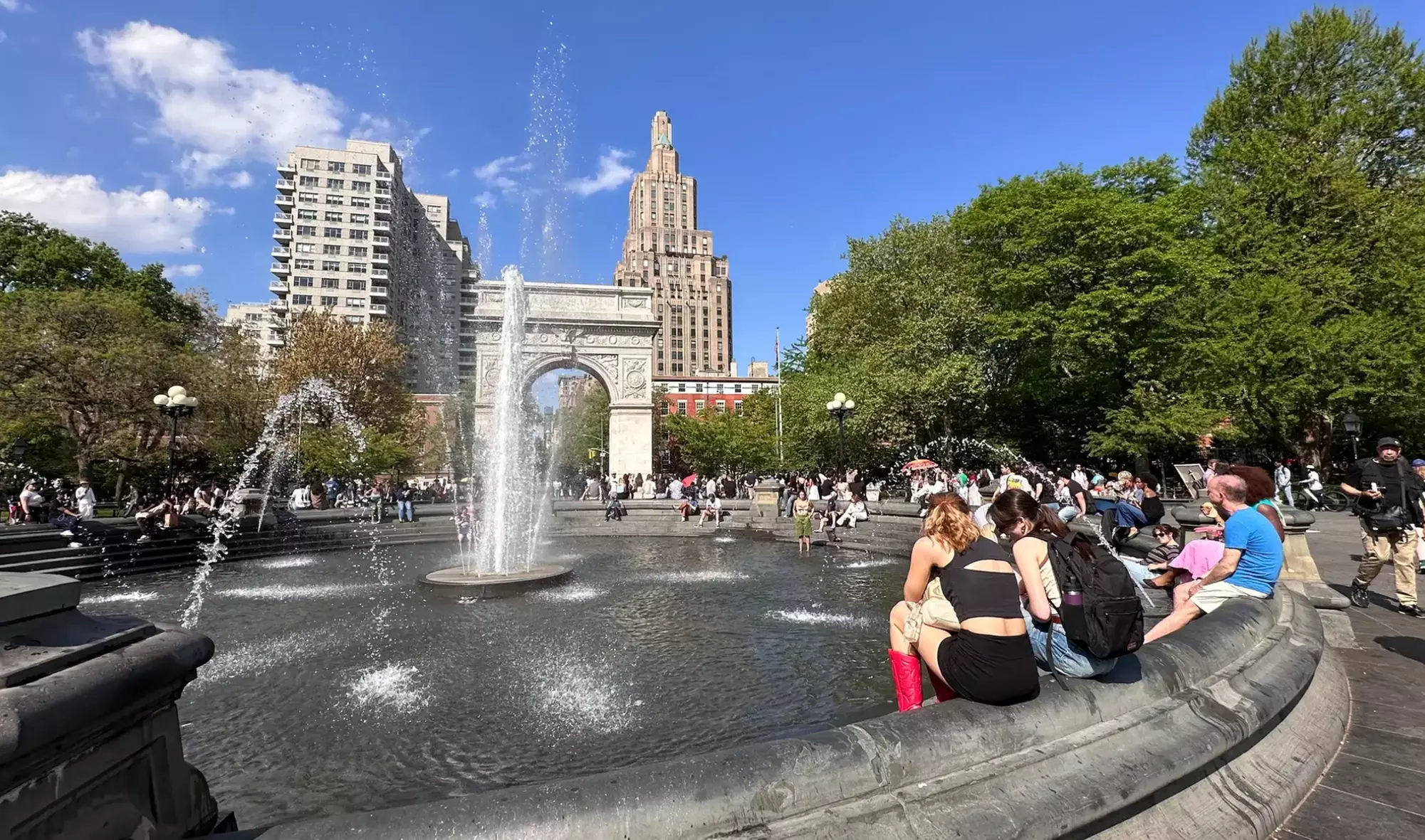 NYC Tour in an E-Cart w/ Photo Stops, NYC Breeze, Iconic Spots!