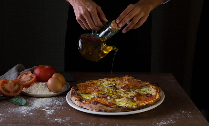 Image 17: Menú italiano de cena para 2 o 4 con pasta o pizza, postre y bebidas