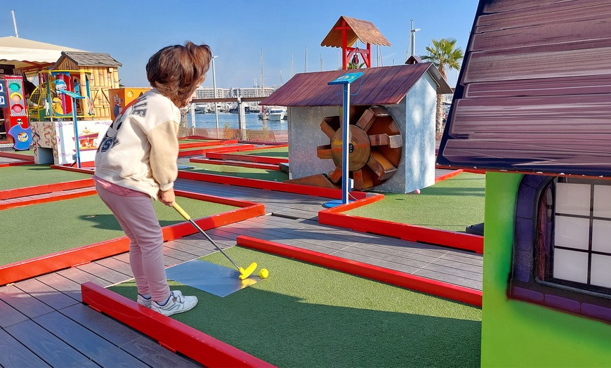 Image 22: Pulsera de acceso ilimitado a todas las atracciones para adulto o niño