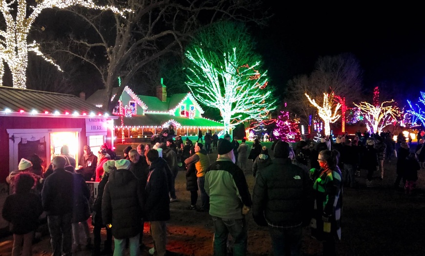 Image 3: Christmas Getaway w/ Walk or Drive Through Option in St. Croix Falls