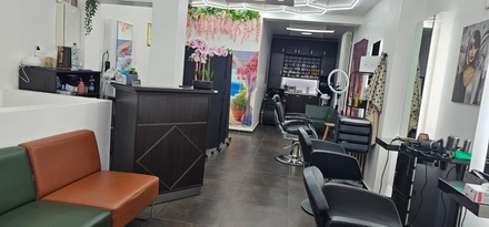 45 Min. Klassische Gesichtsbehandlung inkl. Getränk (für Damen) - Moral Friseur