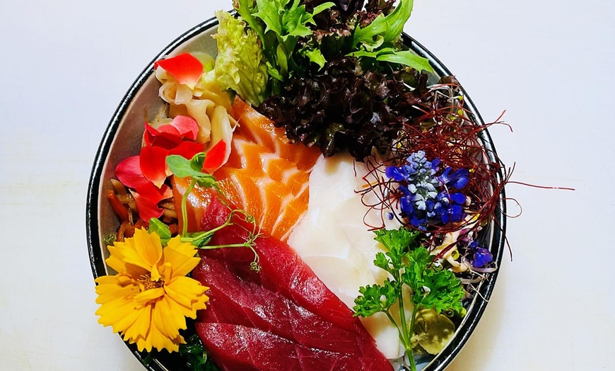 Image 1: Sushi-Bowl inkl. Softgetränk für 2 oder 4 Personen