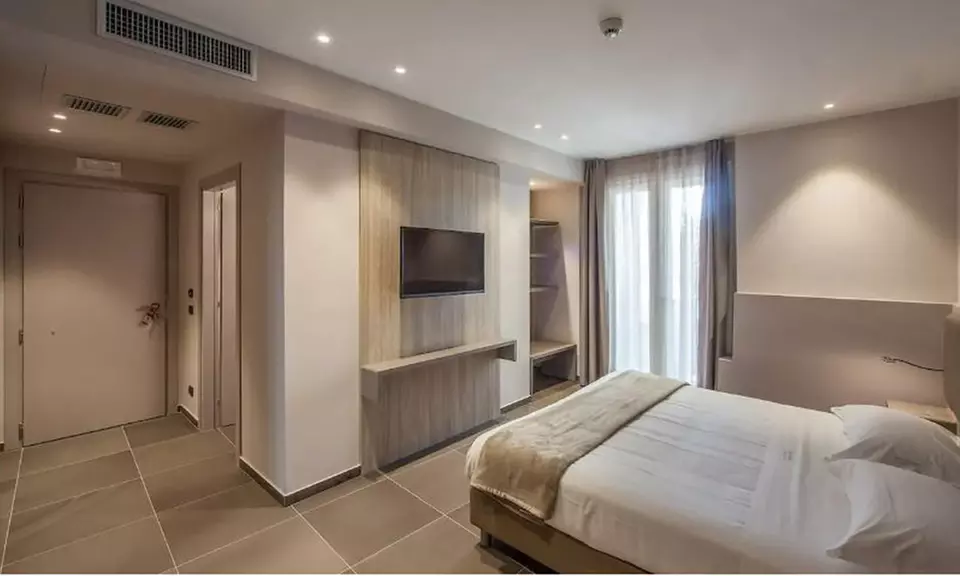 Ragusa 4*: camera Classic con colazione, drink e massaggio per 2