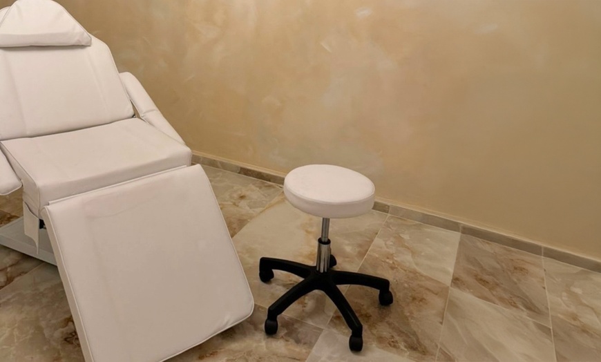 Image 4: Express, Premium or HydraFacial or 3 Glow & Go Express Facials & More