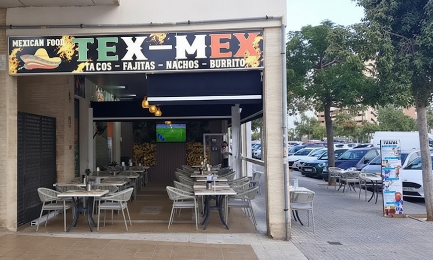 Image 18: Menú mexicano para 2 o 4 personas con michelada especial de la casa