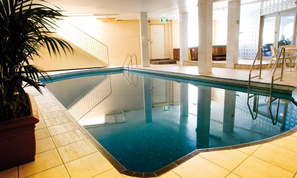 Adelaide: Superior King Room w/Food & Beverage Voucher & Late Checkout