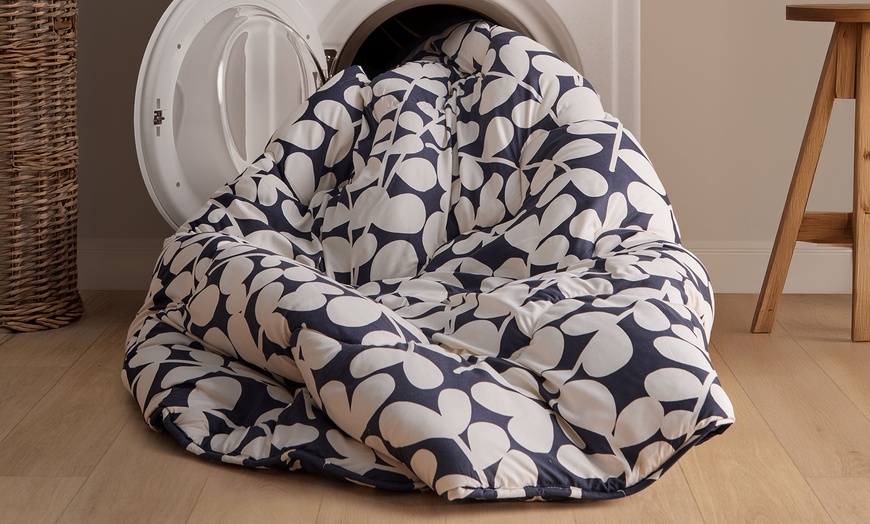 Image 11: Silentnight 10.5 Tog Leaf Print Reversible Coverless Duvet Set