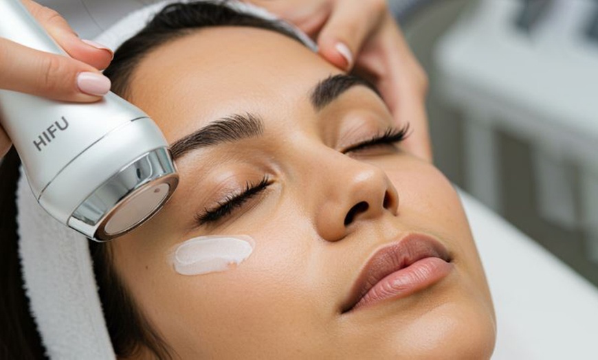 Image 1: Hasta 53% de dto. en Tratamiento facial - Ultherapy / Ultrasonido en wellness fit clinic