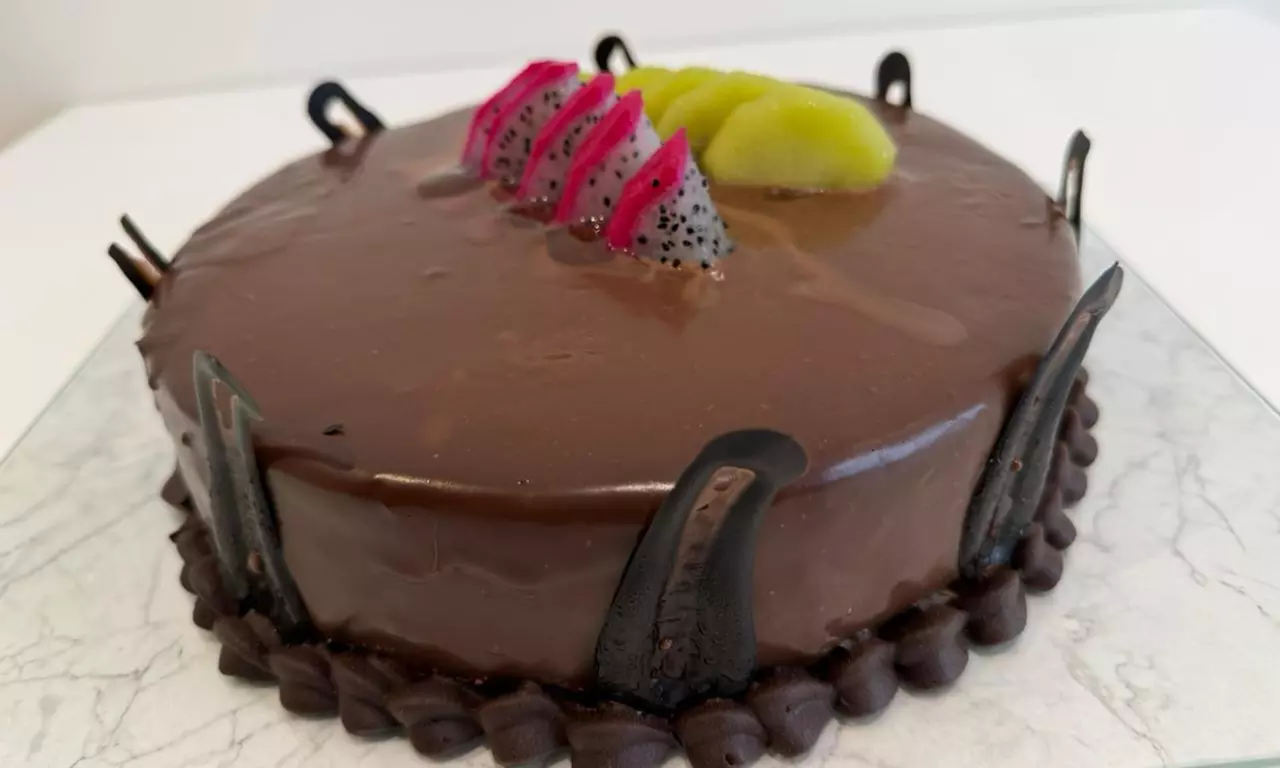 Takeaway Cake of Choice: One Kg