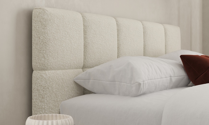 Image 6: DS Living Ovella Cubed Upholstered Bed