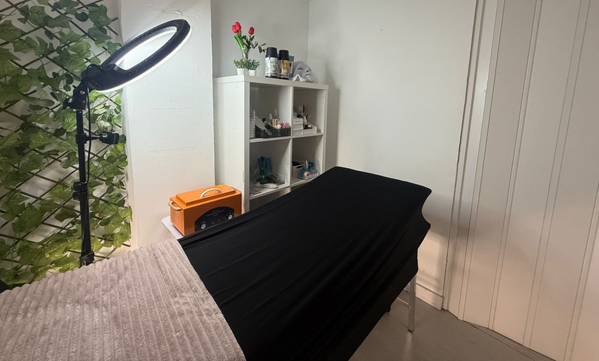 Image 6: Lifting y tinte de pestañas o con diseño y depilación de cejas 