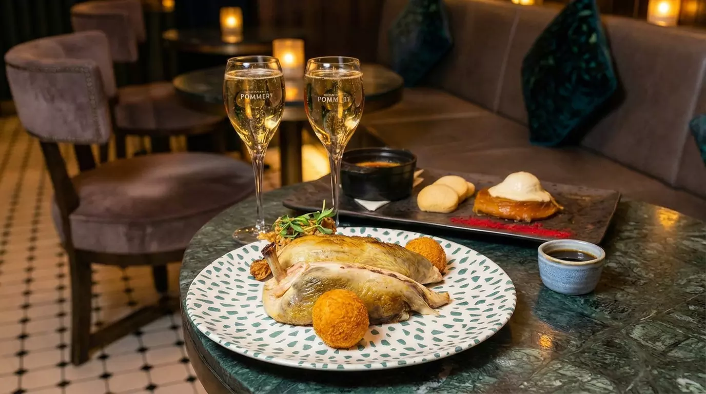 The Dixon Hotel: Romantic Valentine’s 3-Course Dining with Prosecco