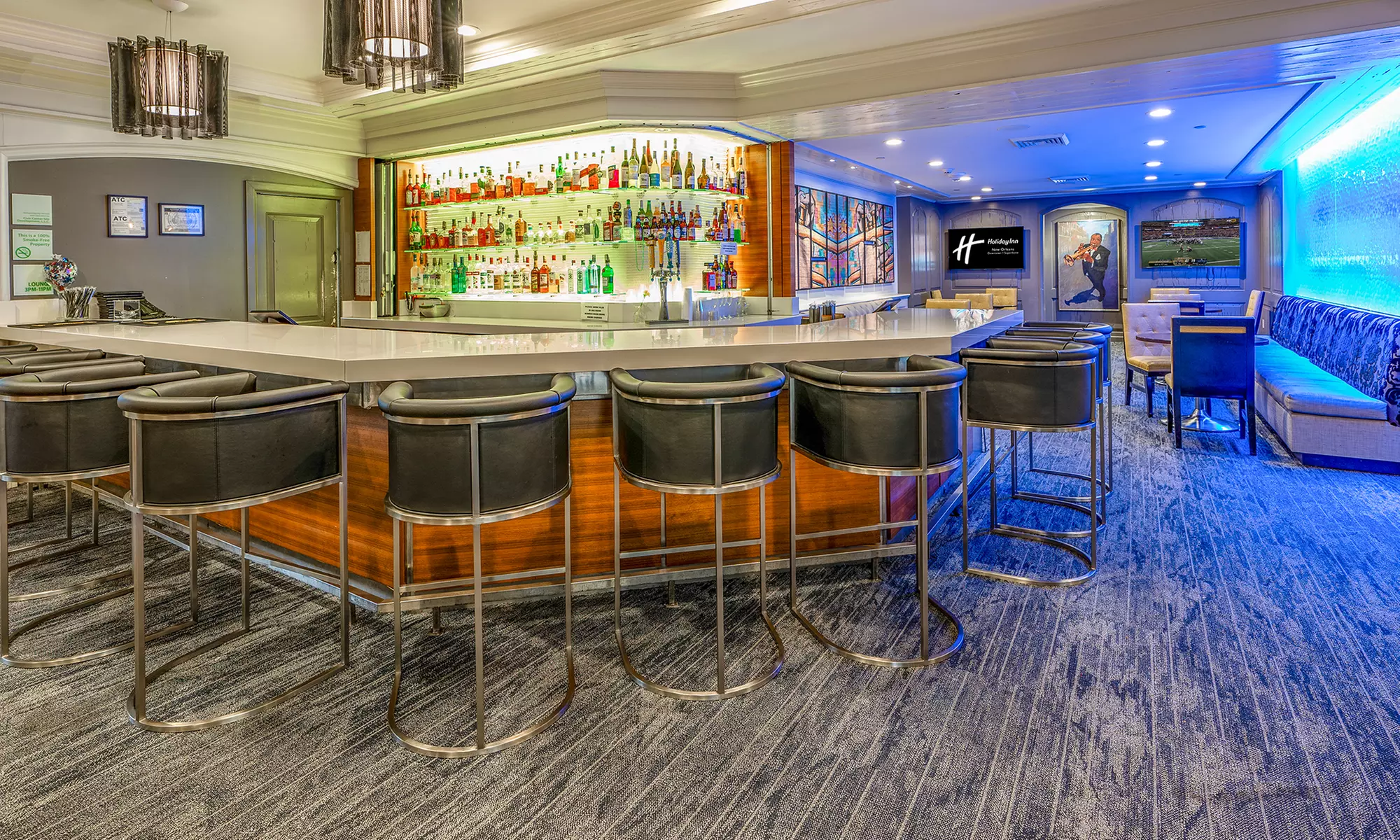 Member Pricing: Budget Hotel in Central NOLA with Rooftop Pool 