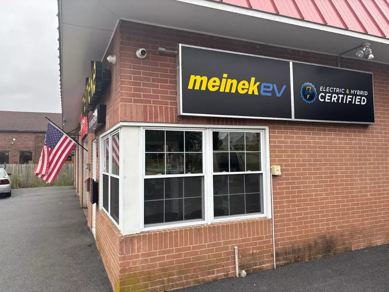 Full Synthetic or Blend Oil Change w/ Standard Filter & Tire Rotation—Meineke Automotive East Petersburg (Up to 33% Off) - Primary Image