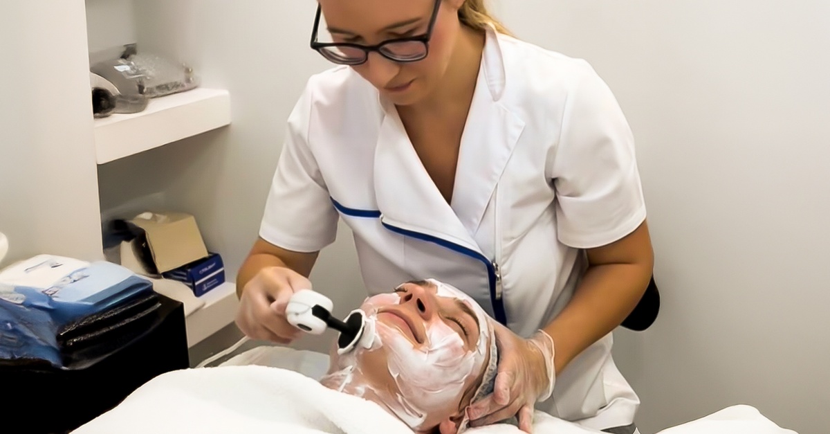 Sesión de radiofrecuencia facial Indiba en Madrid