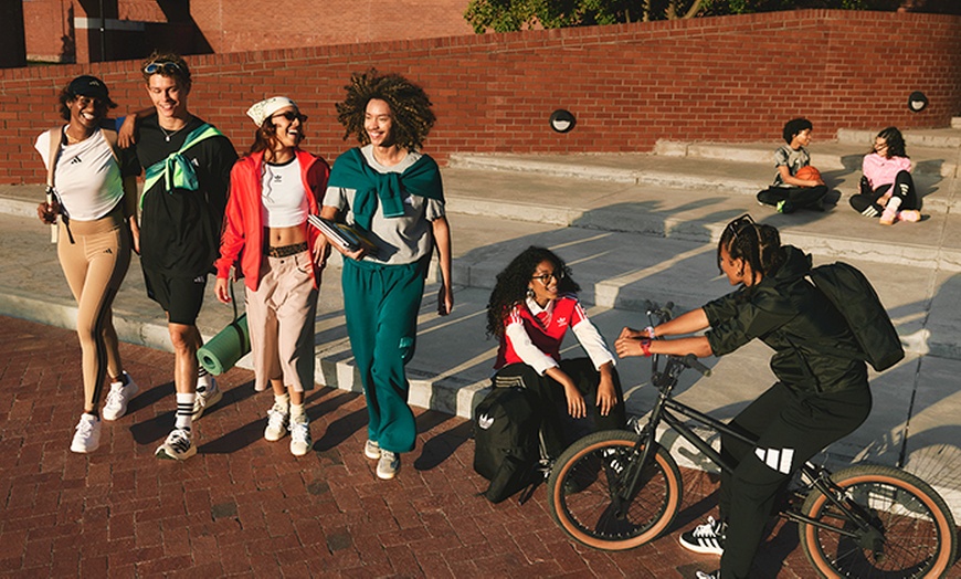 Image 3: adidas-cadeaubon | Ontvang € 50 (+€ 10 gratis) of € 100 (+€ 20 gratis)