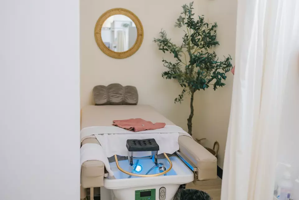 Head Spa Package: 45, 60, or 90-Min Treatments with Facial Care