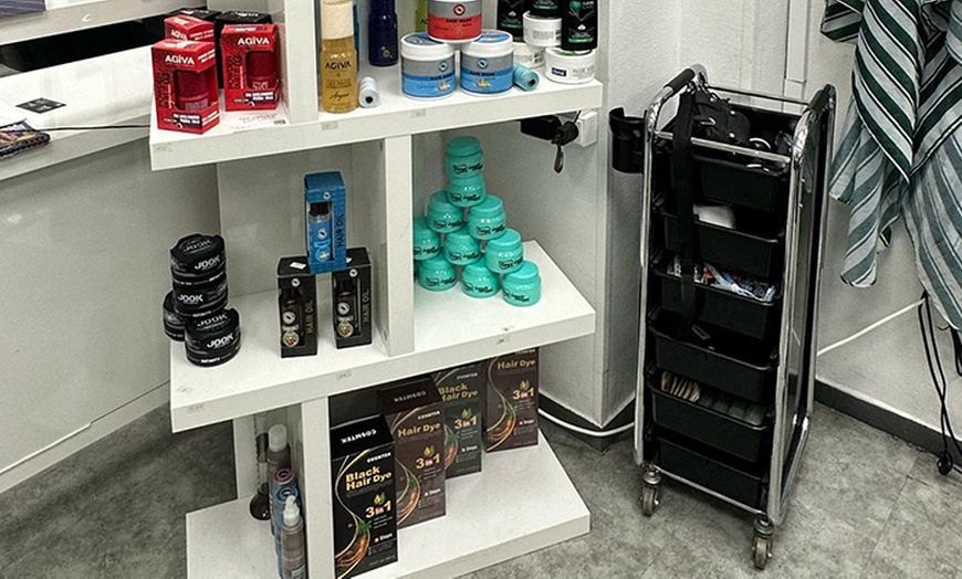 Image 5: Haarschnitt für 1 Herren, optional mit  Bartschnitt oder Nassrasur