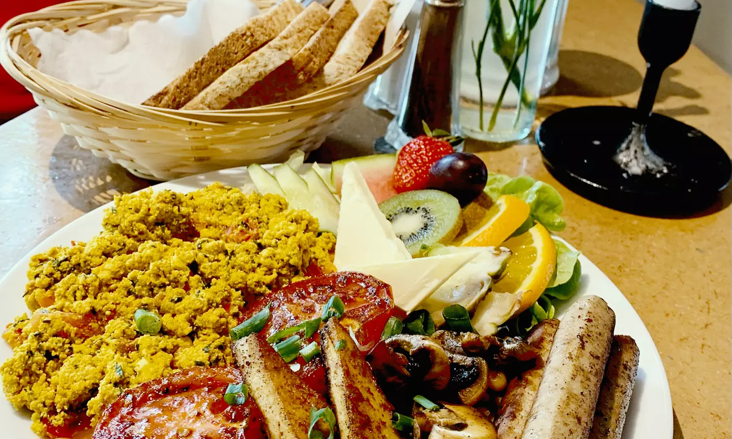 Veganes Englisches Frühstück opt. mit veganem Rührei für 2 - 4 Personen (bis zu 33% sparen) - Image 4