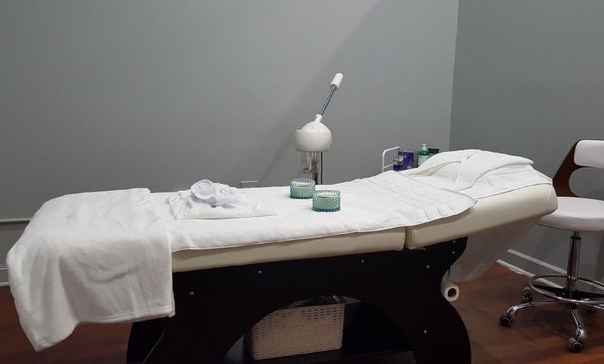 Image 4: Experience Smooth Skin with Brazilian and Chest Waxing Options