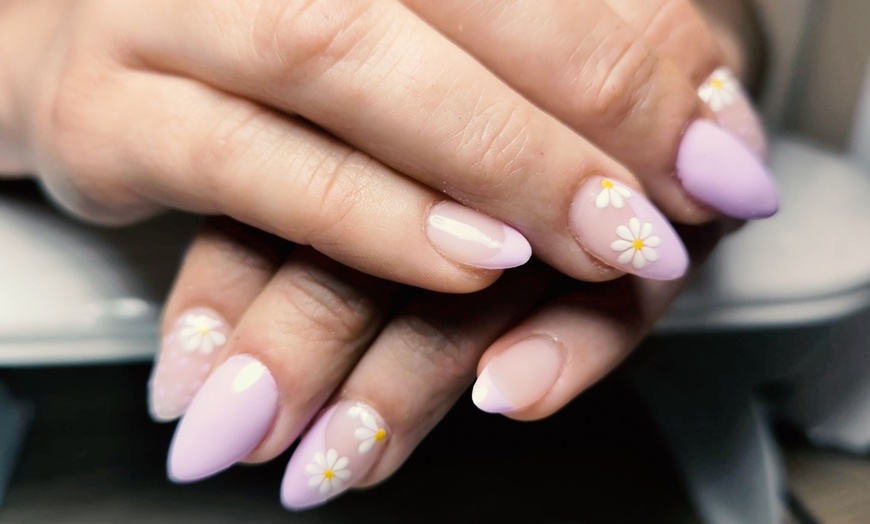 Image 5: Sesión de manicura, pedicura, ambas o uñas de gel con opción a diseño