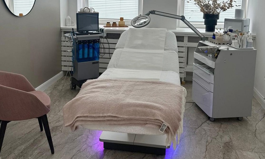 Image 4: 60 Min. klassische Gesichtsbehandlung inkl. Lavendel-Aromaöl-Massage