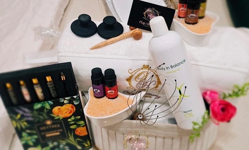 Image 6: Ritual "happy mum" con tratamiento de belleza, cava y chocolate o uvas