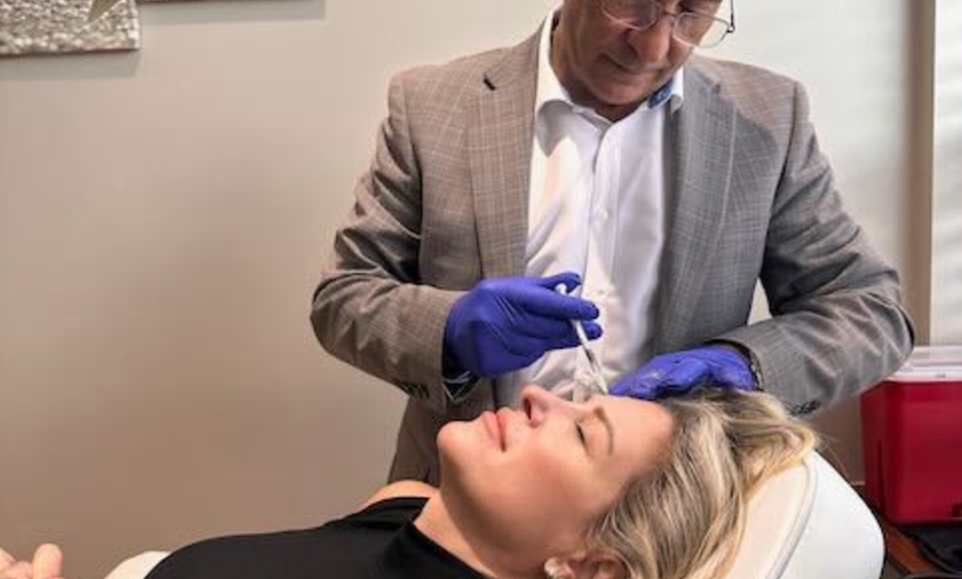 Image 2: Youthful Glow Awaits with 60 or 120 Units of Dysport 