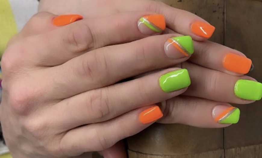 Image 8: Maniküre, opt. mit Shellack, oder Modellage mit/ohne Verlängerung