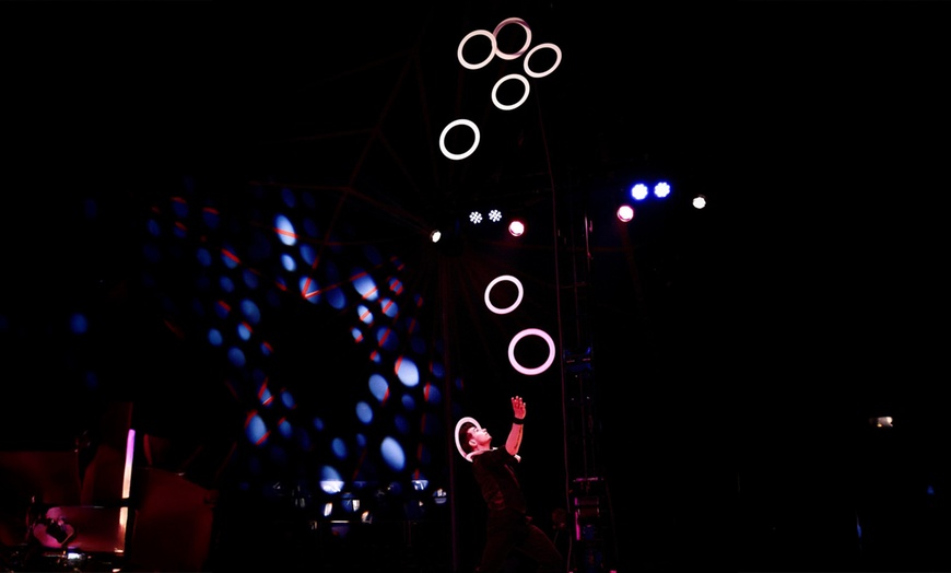 Image 2: Cirque Borsberg : acrobaties & féérie à Saint-Lô en dec. / janv.