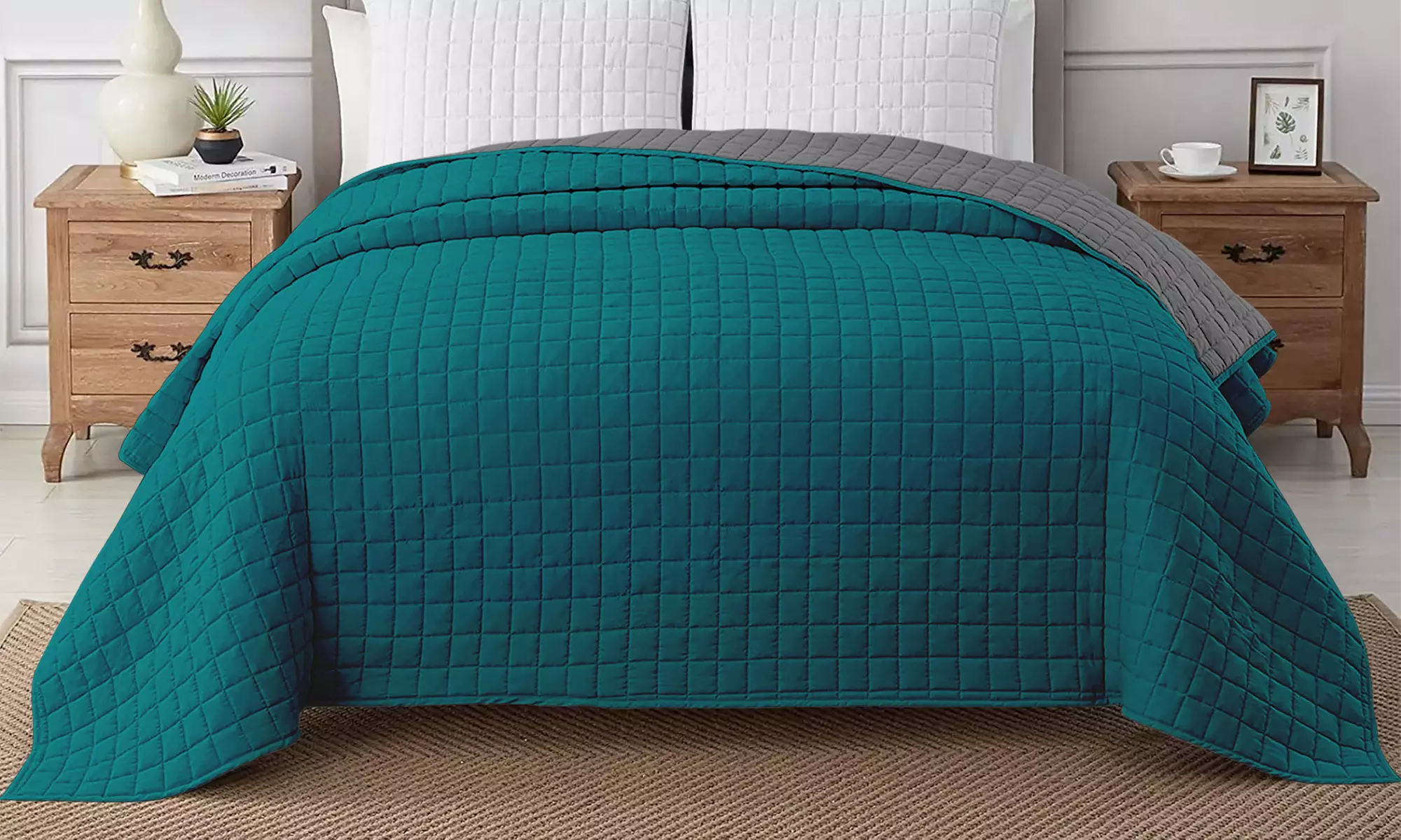 Italian 4-Season Two-Tone Hypoallergenic Quilt