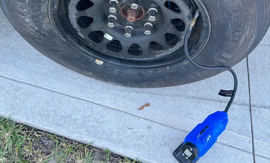 Image 3: Emergency Tire Change/Jumpstart Service/Auto Lockout/Gas Delivery