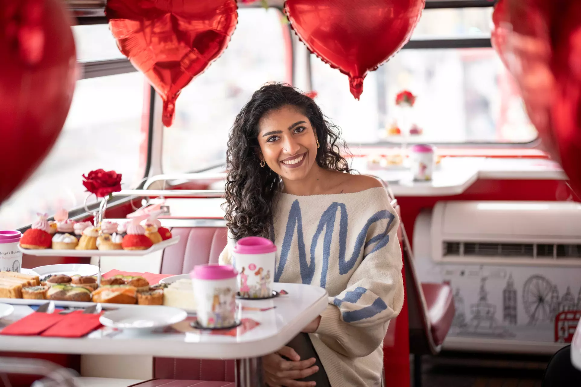 Classic Sightseeing Bus Tour & Afternoon Tea in London for Two or Four