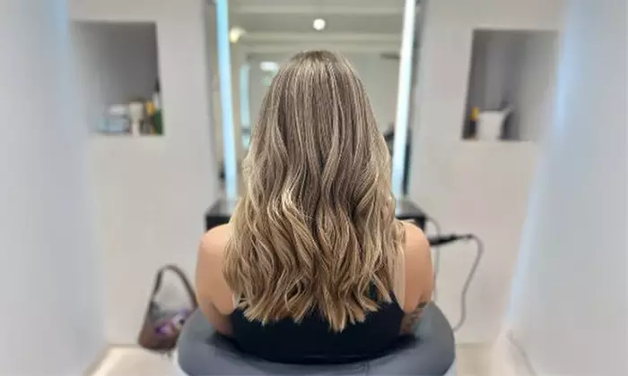 Balayage inkl. Schnitt und Föhnen für 1 Person für Haarlänge nach Wahl