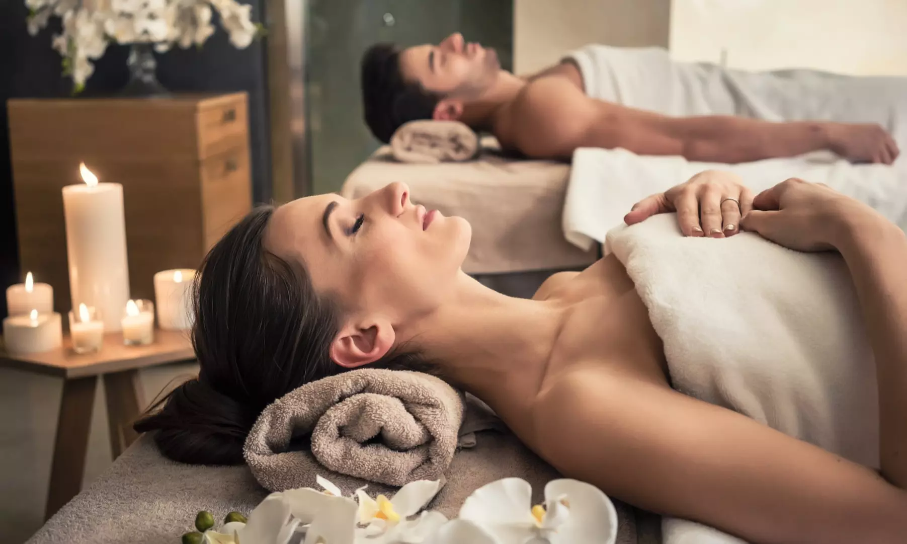 Relax Together with a 60 or 90-Minute Couple’s Massage