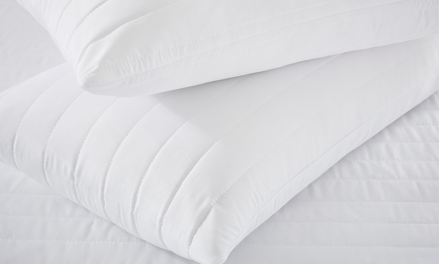 Image 2: Silentnight Anti-Allergy Mattress Protector with Two Pillow Protectors