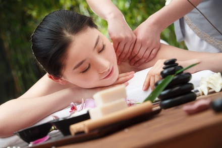 90 minutes Full Body and Head Massage with Hot Stones and Aromatherapy (45-45) [Monday to Friday] - Blissful Headspace Spa (Broadway)