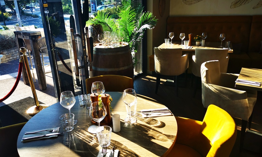 Image 6: Déjeuner ou dîner bistronomique en bord de mer au Voile Rouge