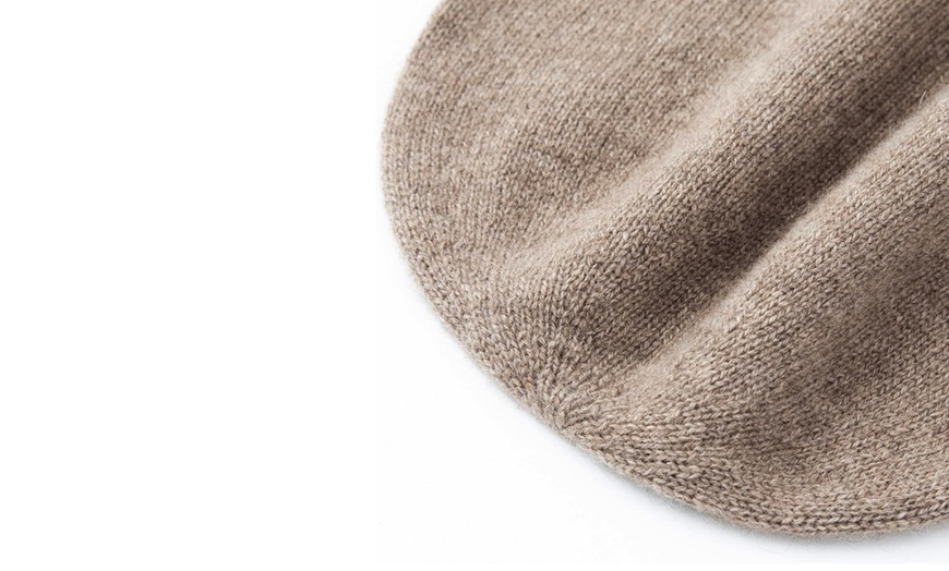 Image 8: 100% Cashmere Slouchy Beanie for Women and Men