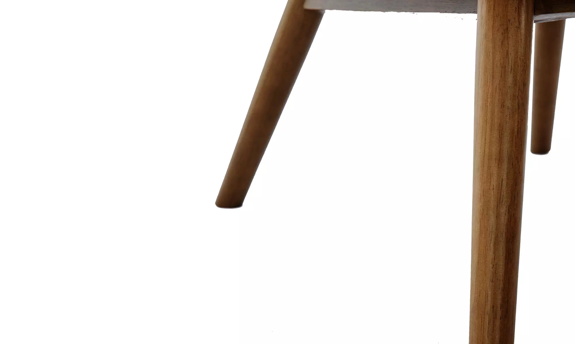 Poltrona scandinava con gambe in legno massello Doosense