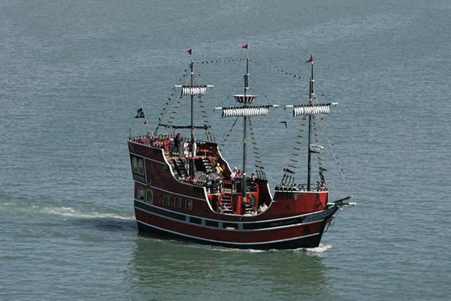 Clearwater Beach Fun w/ Dolphin Sightings, Captain Memos & White Sands