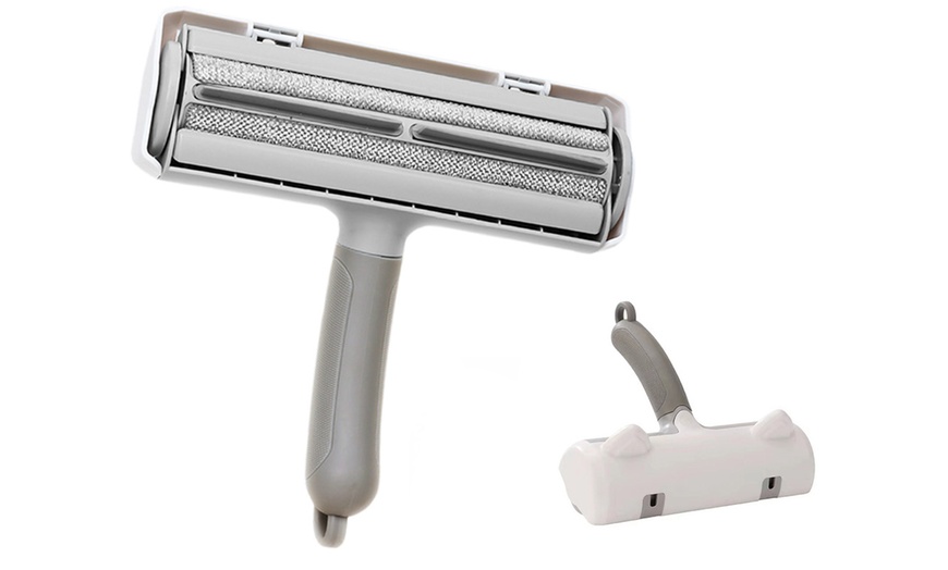 Image 2: Electrostatic Pet Hair Remover Brush with Ergonomic Handle 