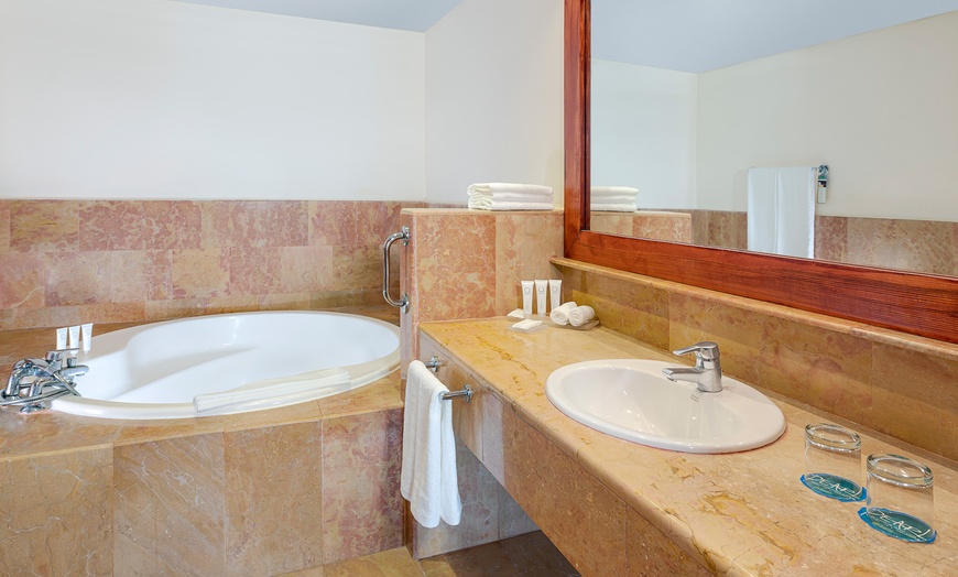 Image 3: ✈ 4-Night All-Inclusive Punta Cana Stay with Air from Travel by Jen
