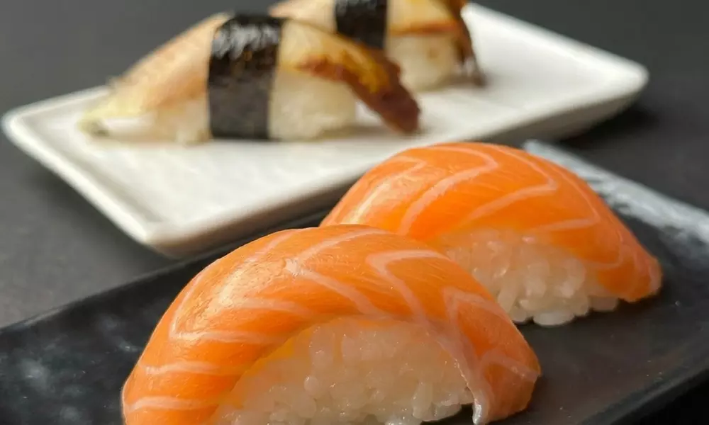 Sushi-Kreationen mit 19–74 Stück für 1–4 Personen genießen