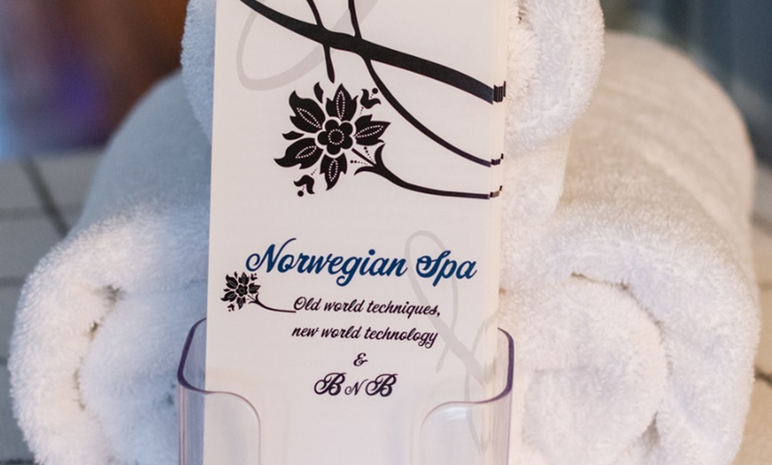 Image 2: Rejuvenating Head Spa or Custom Facial Experience for Deep Relaxation