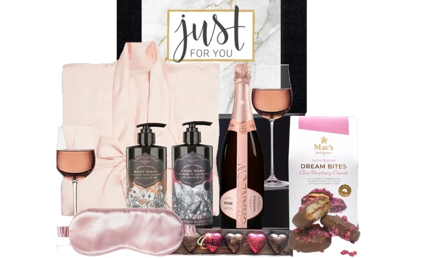 Image 10: Hampers Galore Wine Hamper, Men's Grooming Gift Hamper, and More
