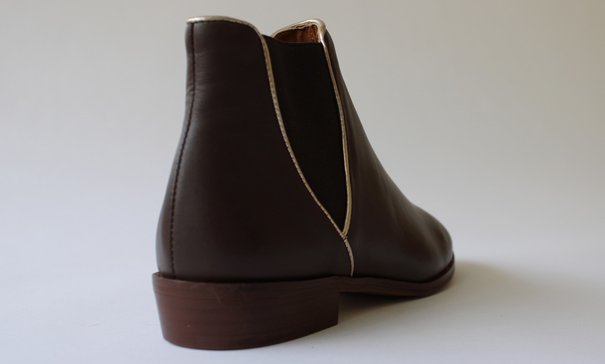 Image 6: Women's Flat Leather Boots